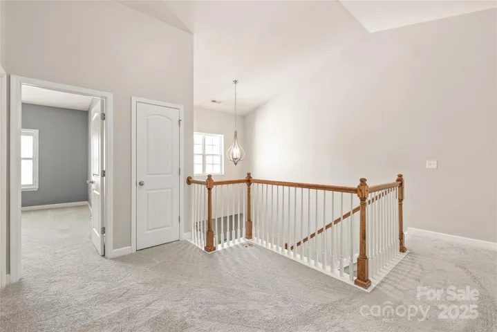 Brand new carpet throughout upstairs!