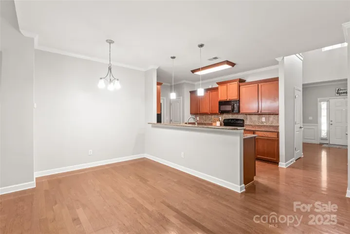 Spacious dining space that flows nicely from the kitchen.