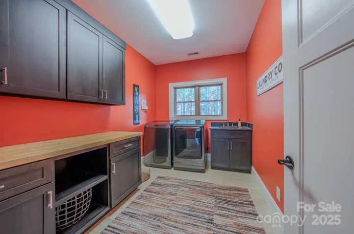 updated laundry room in 2023