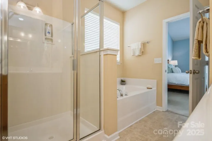 Garden Tub/ Separate Shower