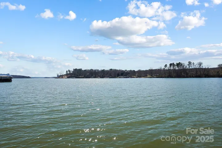 Glorious Lake Wylie views