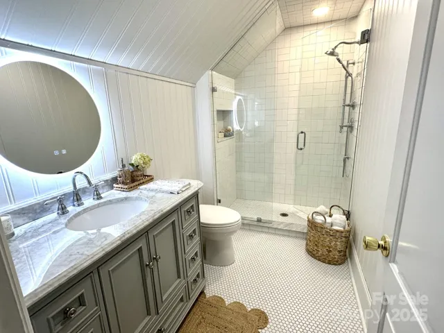Ensuite bath level 2