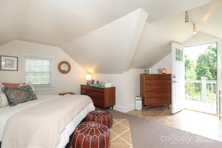Bedroom level 2 Carriage/Guest house