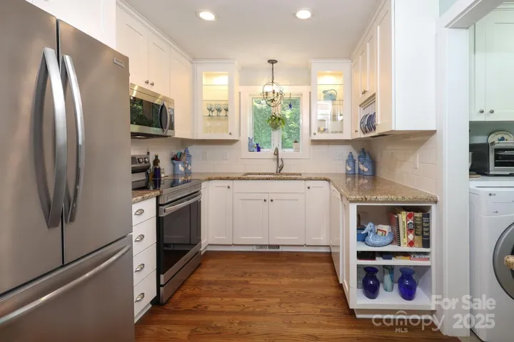 Carriage/Guest house full kitchen