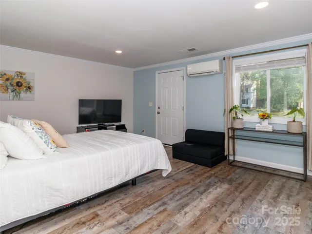 Bonus/2nd living quarters