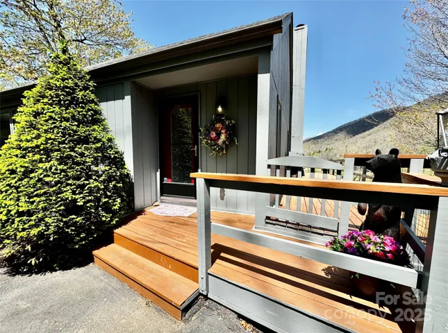 Welcome to 145 Townhouse Drive