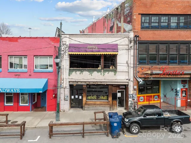 Lexington Ave Storefront and Entrance