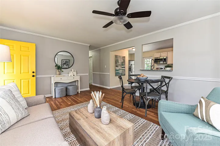 Adorable House ready for a new owner!