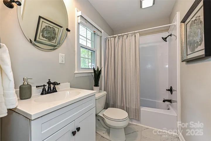 Updated bathrooms w new tile