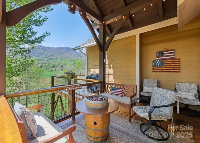 Covered porch area