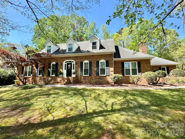 Welcome to 271 Ikerd Drive!