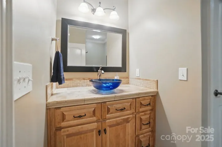 Full bath with walk in shower on main level