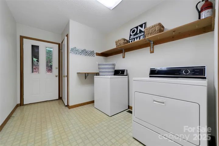 Laundry/Mud room- Main level