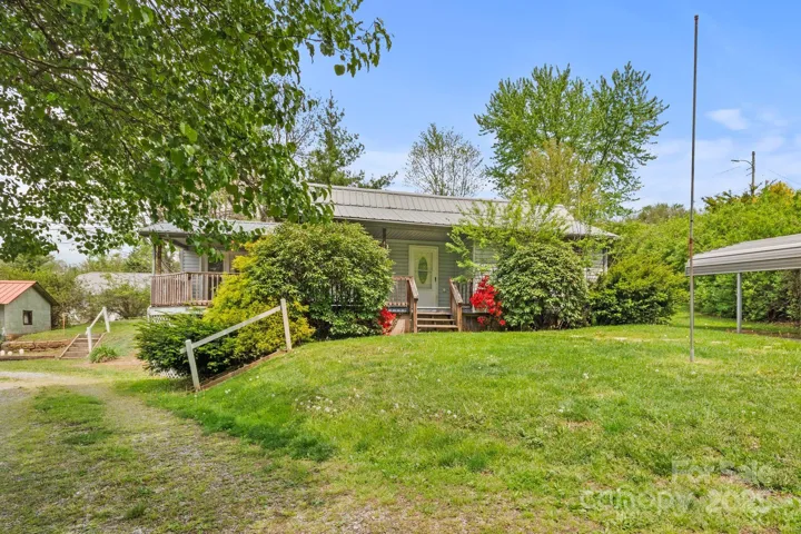 Welcome to 412 Trammell Ave!