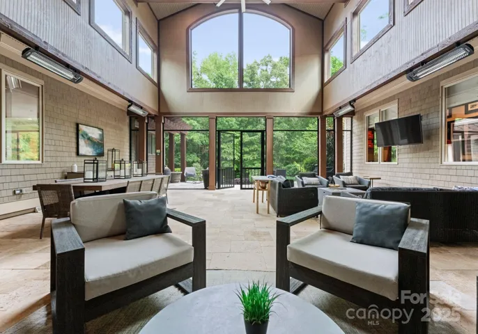 996sf of screened in living space.