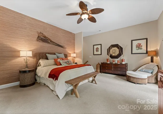 Pool house guest bedroom