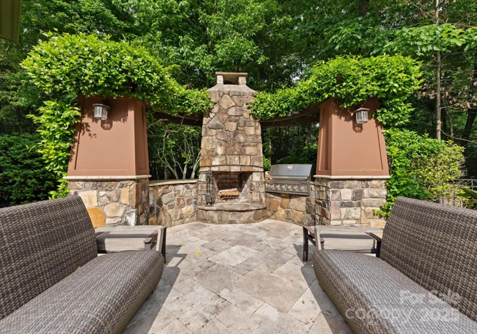 Outdoor Fireplace and Grill