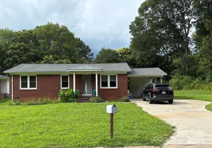 Well-maintained brick ranch