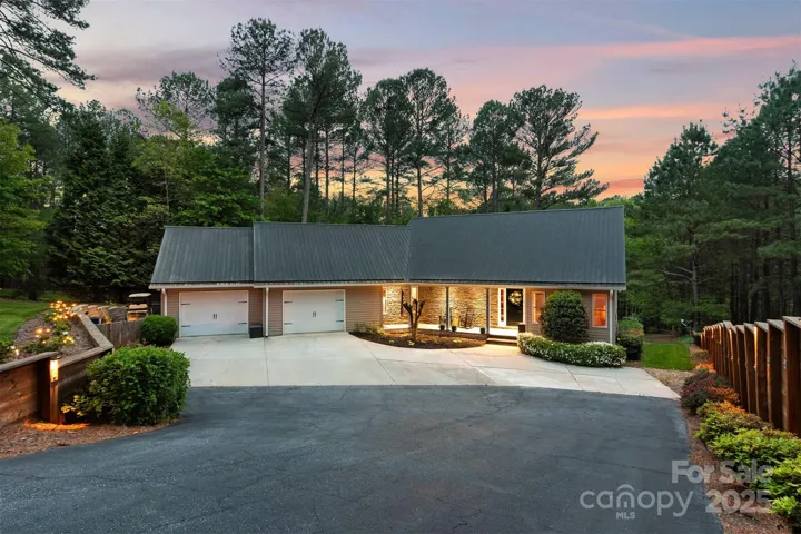 Luxury living in the gated community of Anchors Landing