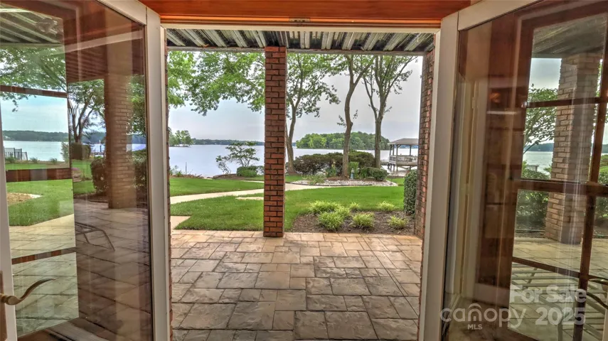 Spa room with waterviews