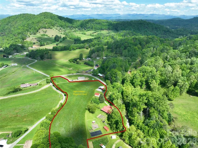 Beautiful farm on 8+ acres