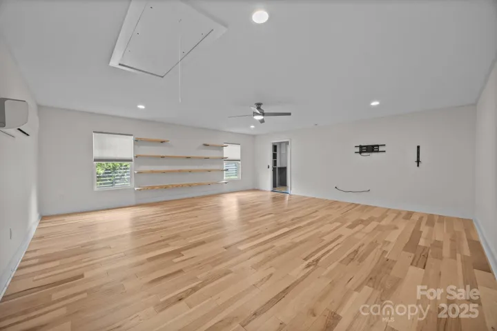 Flex Room