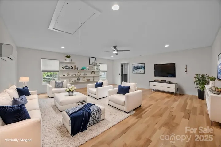 Flex Room *Virtually Staged*