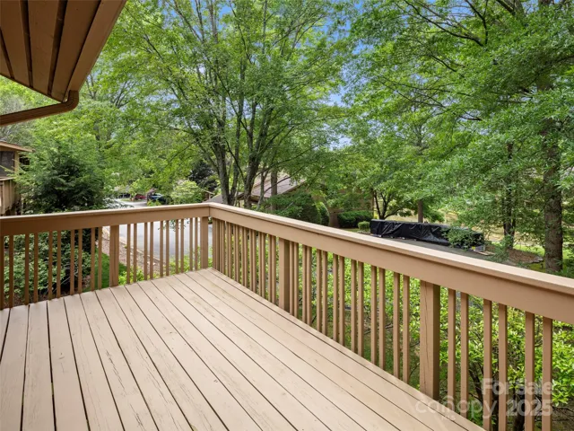  Back Deck Off Great Room