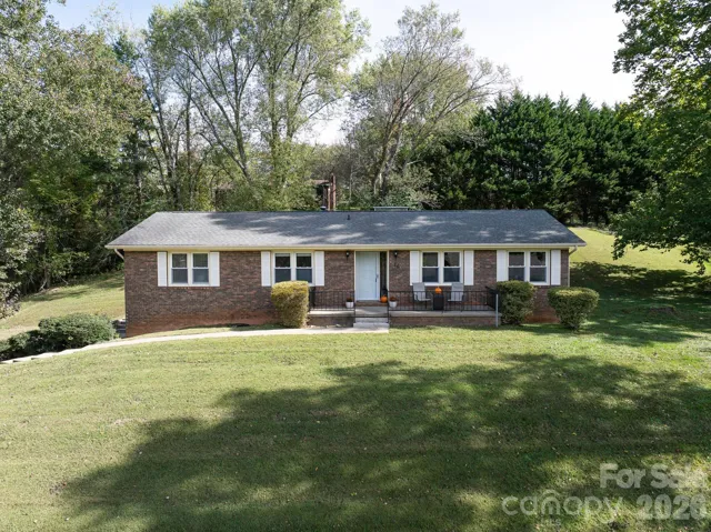 Spacious 3 bedroom, 3 bath home on a partially finished basement