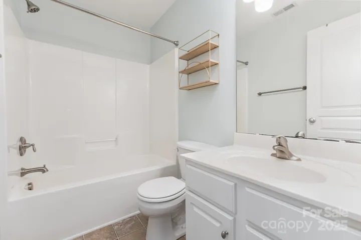 Shared upstairs hallway bathroom for the other 2 bedrooms!
