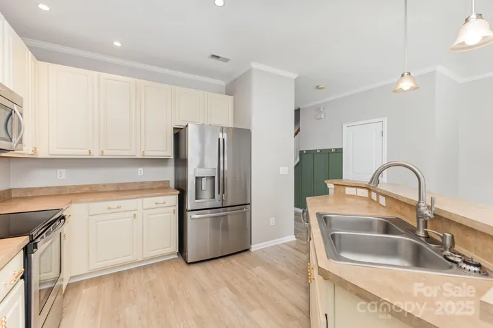 Stainless Steel refrigerator conveys with property!