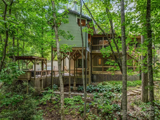 Great view of the tree top covered deck