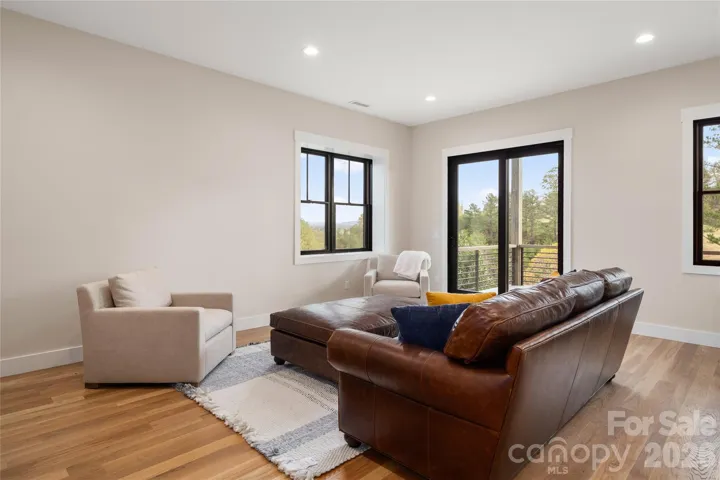 Lower Flex Space with lower deck access