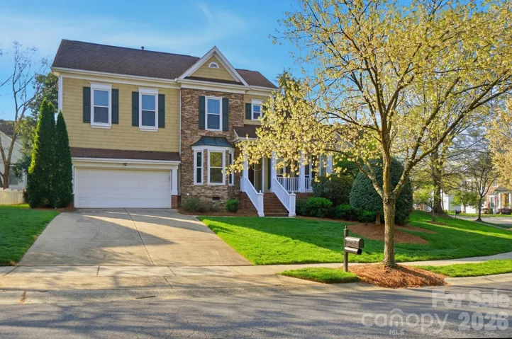 Welcome to Beverly Crest!! Minutes to Arboretum, easy commute to 485 and Southpark area!!  Award winning Providence School district and great community amenities
