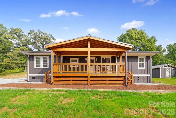 Welcome to 431 Pole Miller Ext. Brevard, NC! Where convenience and style meet!