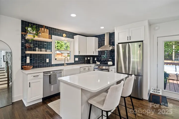 Gas range & stainless steel appliances