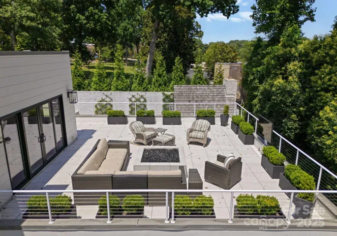 Rooftop Terrace off Family Room