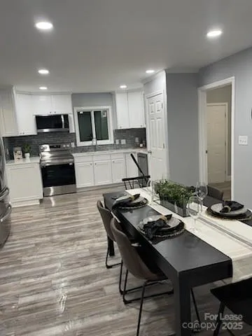 Kitchen Dining Combination, very Spacious