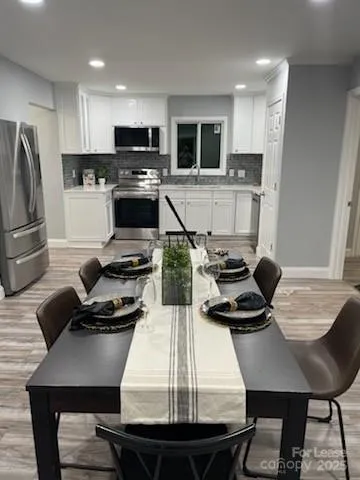 Generous Set of Canister lights