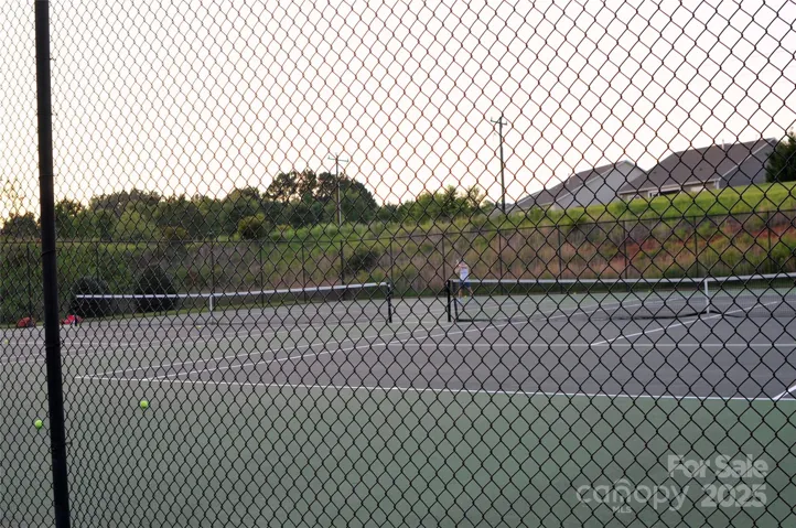 Tennis Courts/pickleball