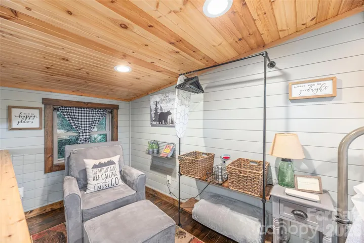 Guest Cabin Loft Sitting Area