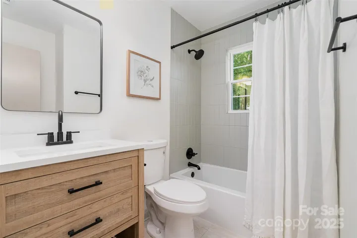 Upper hall bathroom