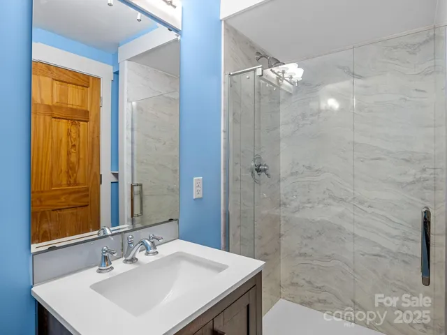 Full bath in the basement.