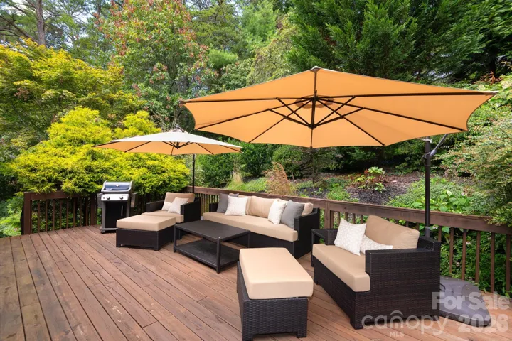 Nice rear deck