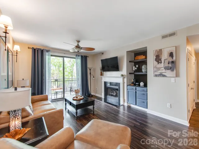 lots of natural light throughout 