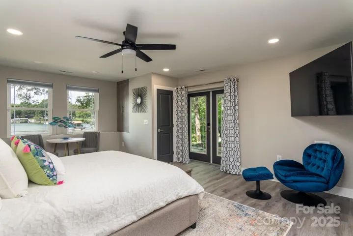 4th bedroom or 2 primary/in-law suite