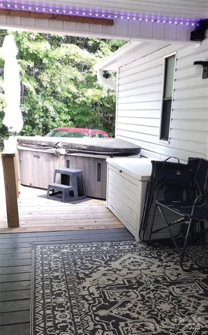 Extra Deck Space With Hot Tub