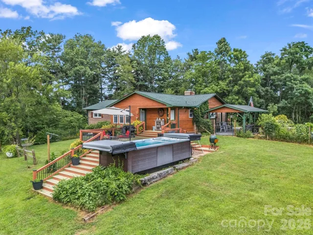 Your own mountain treat, right on the edge of the city limits but without the taxes!