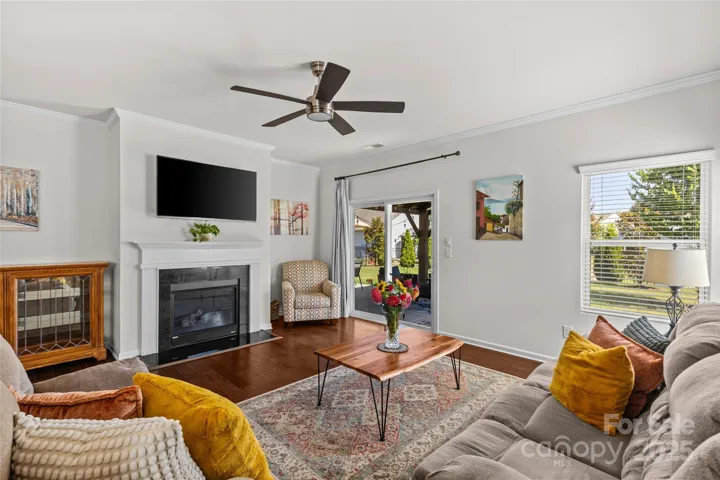 Great Room w/Gas Fireplace