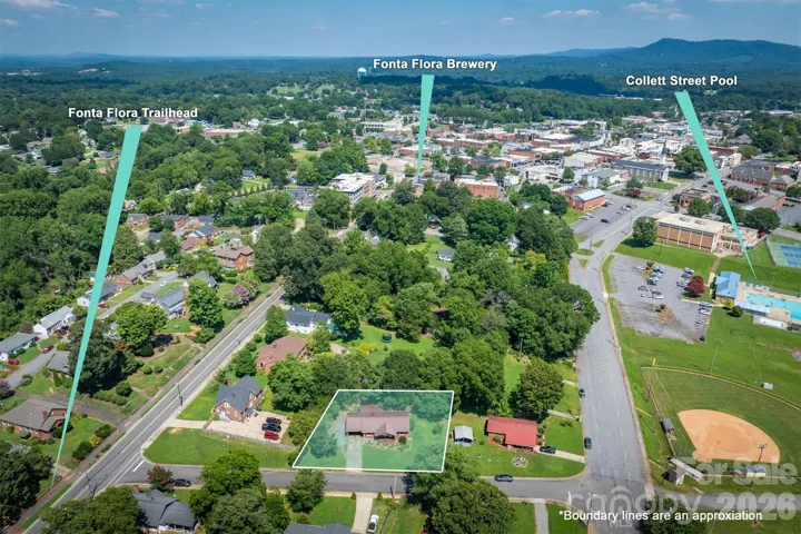 Beautifully Updated Ranch in Downtown!